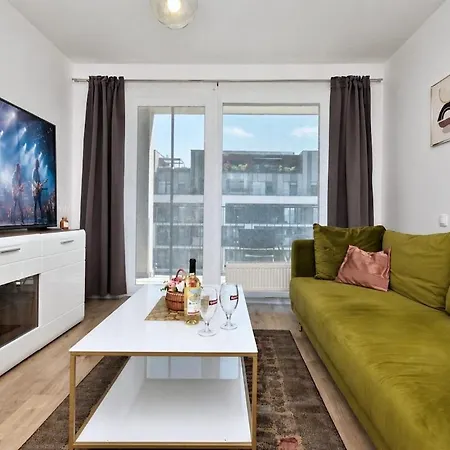 Modern In Petrzalka With Parking And Wi-fi 아파트 *