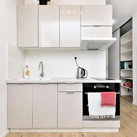 Modern In Petrzalka With Parking And Wi-fi 아파트 *
