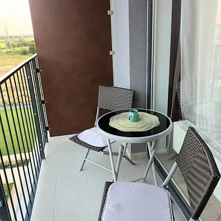 아파트 Modern In Petrzalka With Parking And Wi-fi *