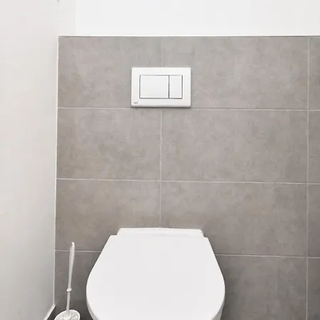 Modern In Petrzalka With Parking And Wi-fi 아파트 브라티슬라바