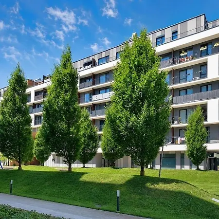 Modern In Petrzalka With Parking And Wi-fi 아파트 브라티슬라바